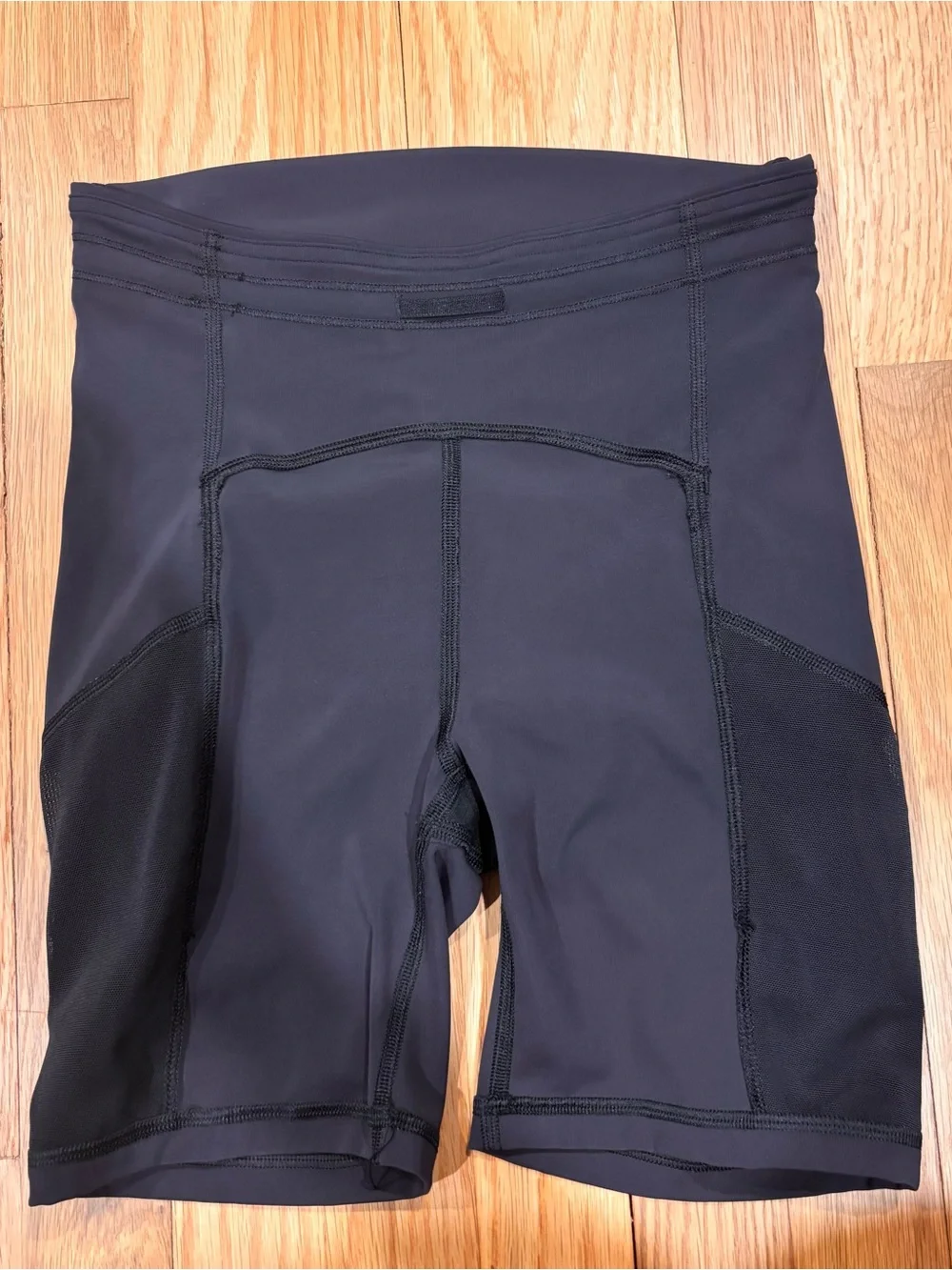 lululemon Power Thru High-Rise Short 6” Bike Shorts with Pockets Women’s 4